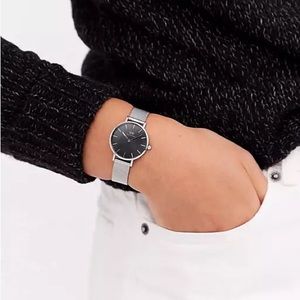 Daniel Wellington DW Petite Sterling watch with a black dial (32mm)